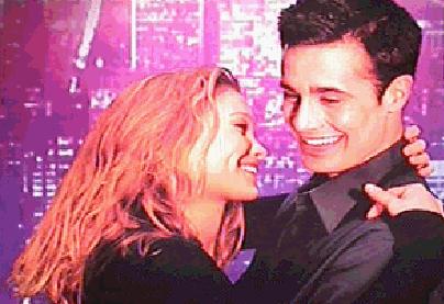 Freddie Prinze Jr. & Julia Stiles in Down To You